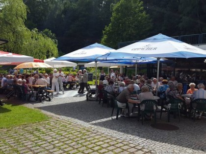 照片: Cafe im Kurpark Jonsdorf